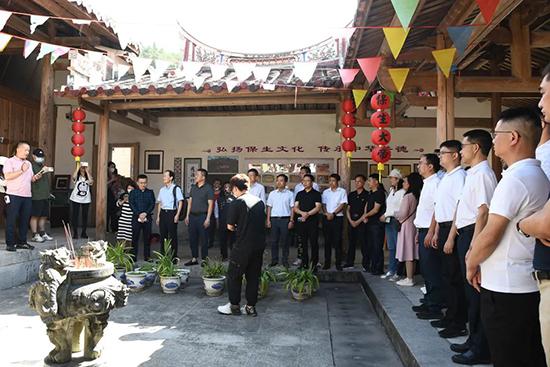 13 振興茶產(chǎn)業(yè) 媒體來助力 廈門市安溪商會組織媒體記者走進(jìn)安溪茶鄉(xiāng)847.png