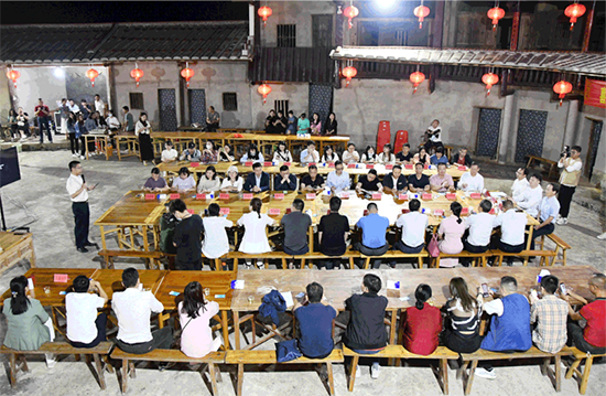 13 振興茶產(chǎn)業(yè) 媒體來助力 廈門市安溪商會組織媒體記者走進(jìn)安溪茶鄉(xiāng)1328.png